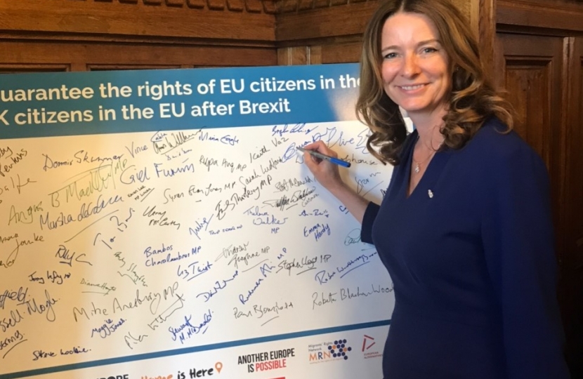 Gillian signs petition of support
